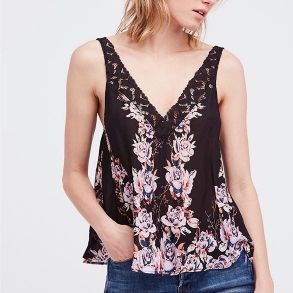 Free people intimately free morning rose floral
Tank top black lace trim pink